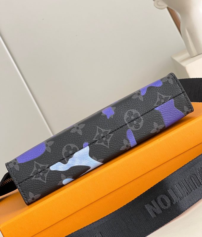 БУМАЖНИК LOUIS VUITTON GASTON С ПЛЕЧЕВЫМ РЕМНЁМ