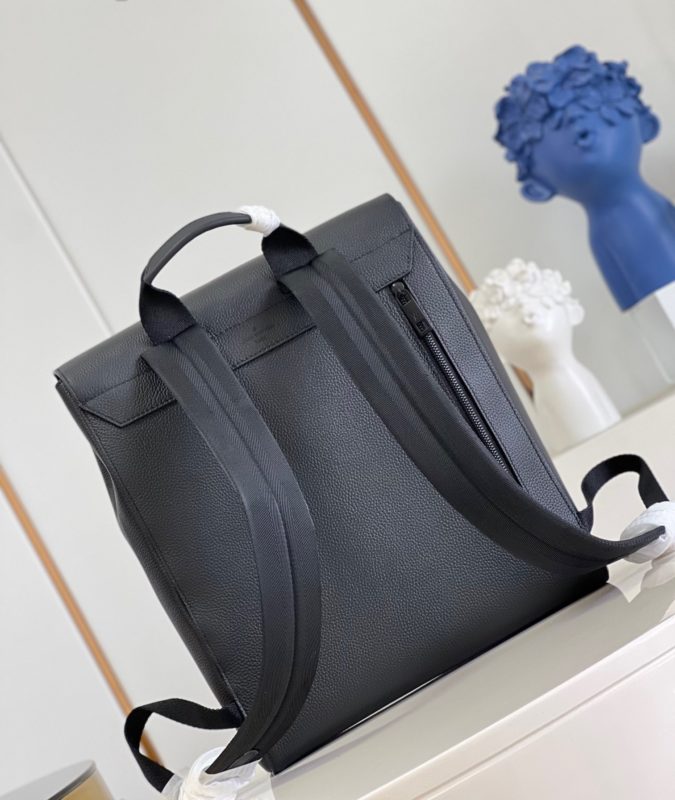 Рюкзак LOUIS VUITTON FLAP
