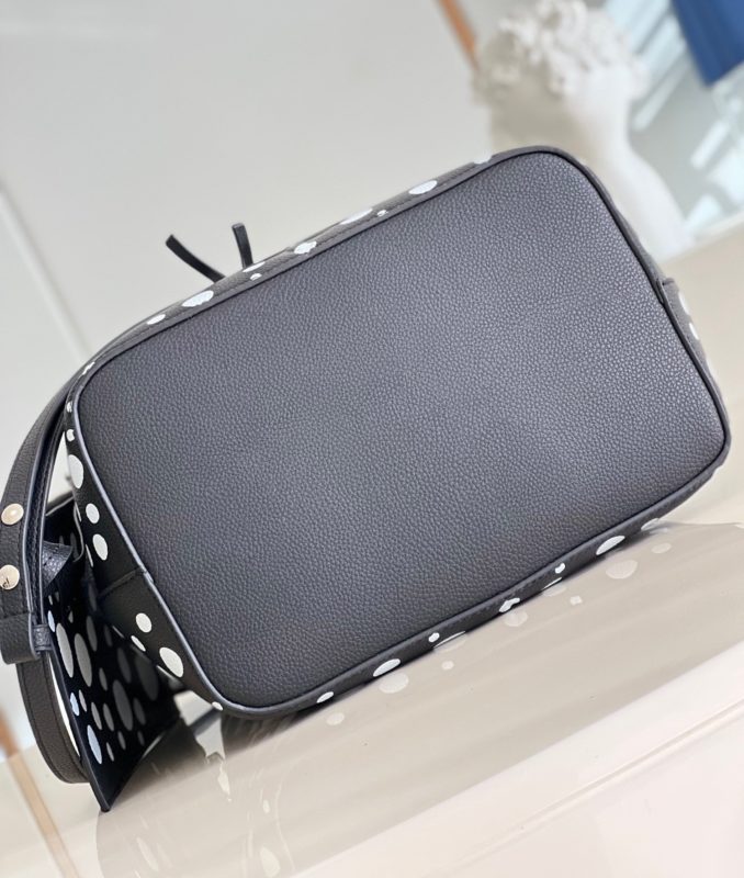 LV X YK СУМКА NEONOE MM