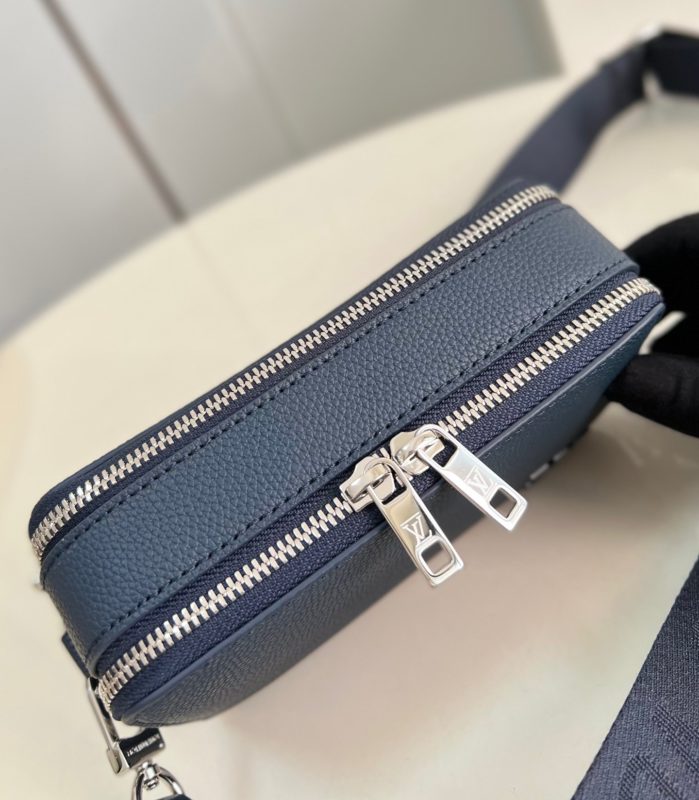 Бумажник LOUIS VUITTON ALPHA