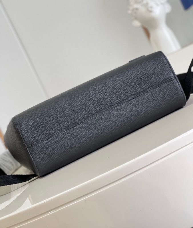 Рюкзак LOUIS VUITTON FLAP