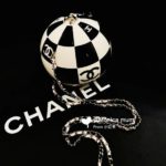 Клатч на цепочке CHANEL
