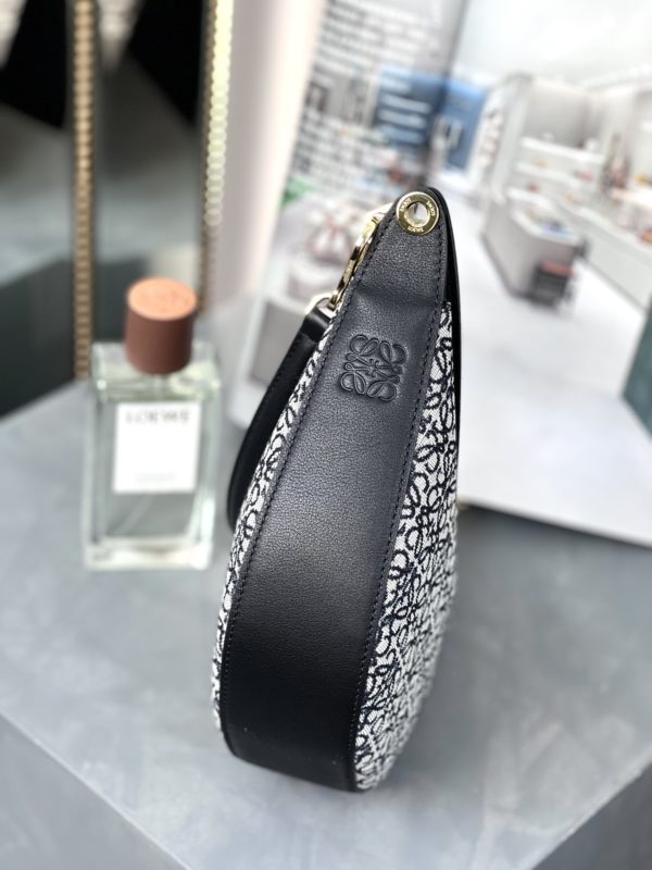 Loewe Luna bag