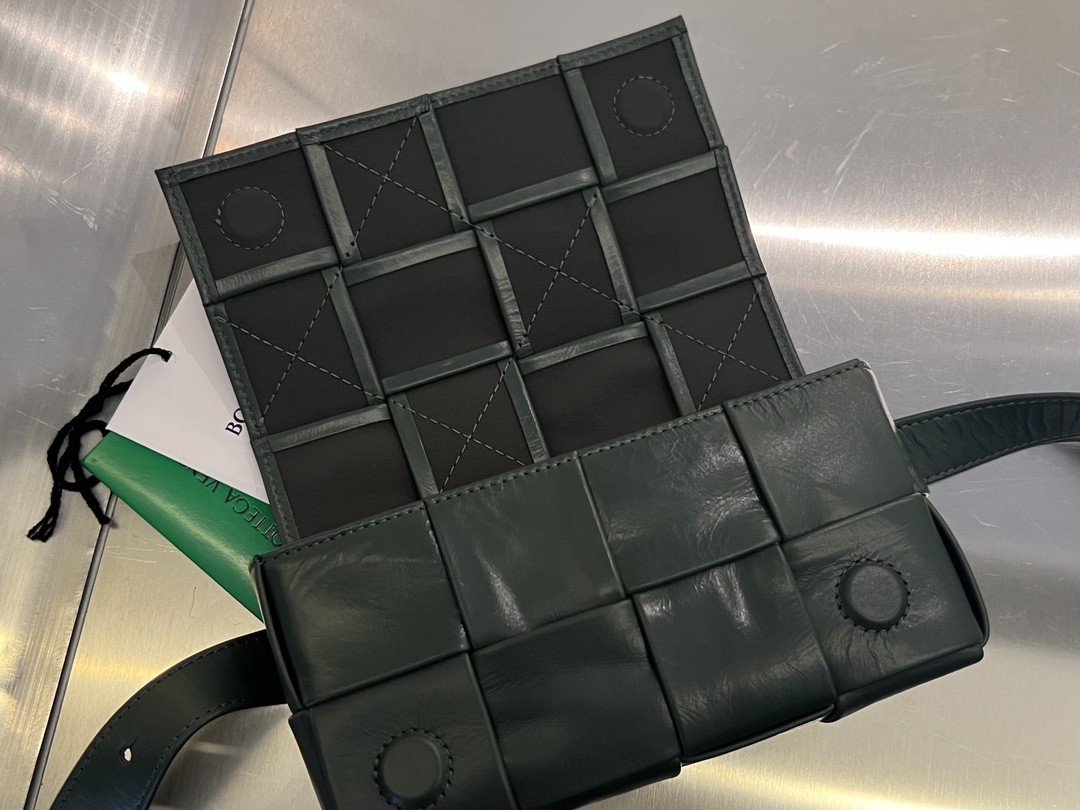 Сумка BOTTEGA VENETA Cassette Belt