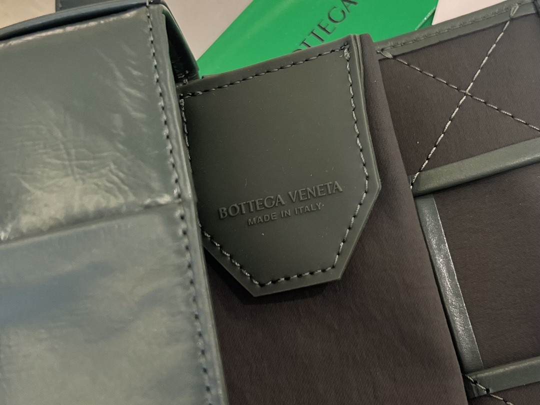 Сумка BOTTEGA VENETA Cassette Belt