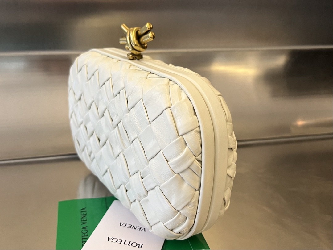 Сумка BOTTEGA VENETA Knot Minaudiere