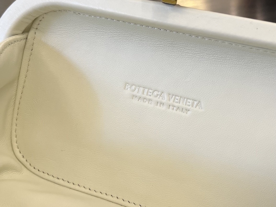 Сумка BOTTEGA VENETA Knot Minaudiere