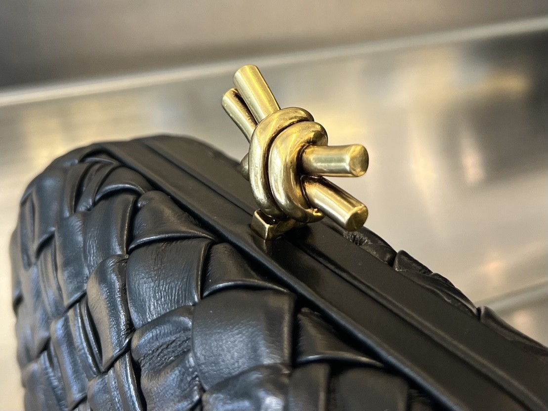 Сумка BOTTEGA VENETA Knot Minaudiere