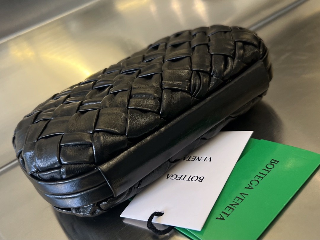 Сумка BOTTEGA VENETA Knot Minaudiere