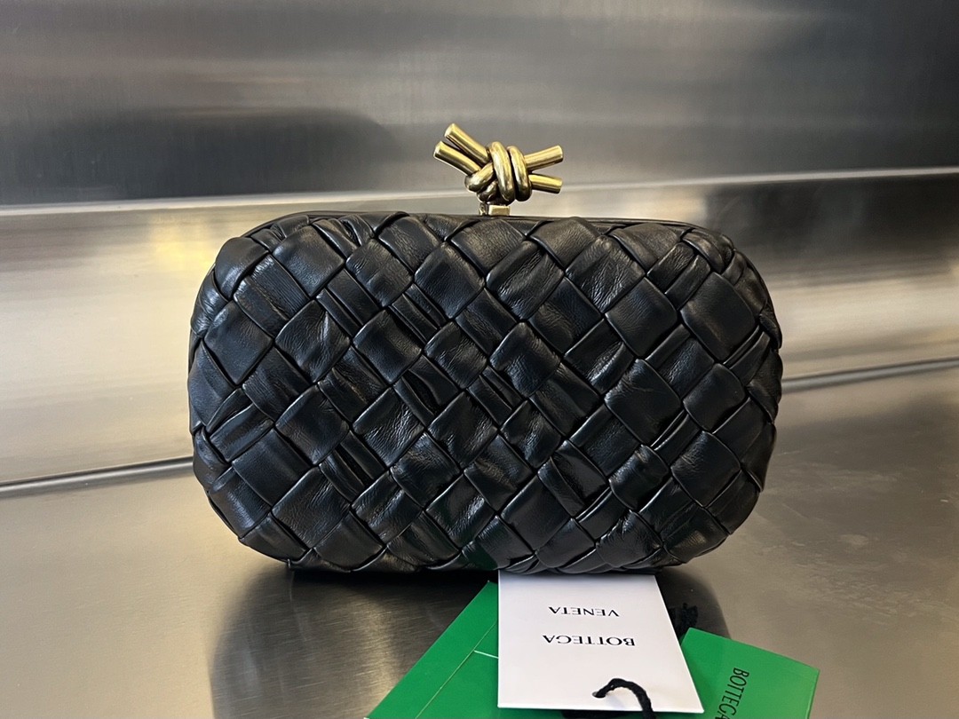 Сумка BOTTEGA VENETA Knot Minaudiere