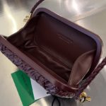 Сумка BOTTEGA VENETA Knot Minaudiere On Strap