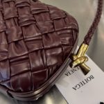 Сумка BOTTEGA VENETA Knot Minaudiere On Strap