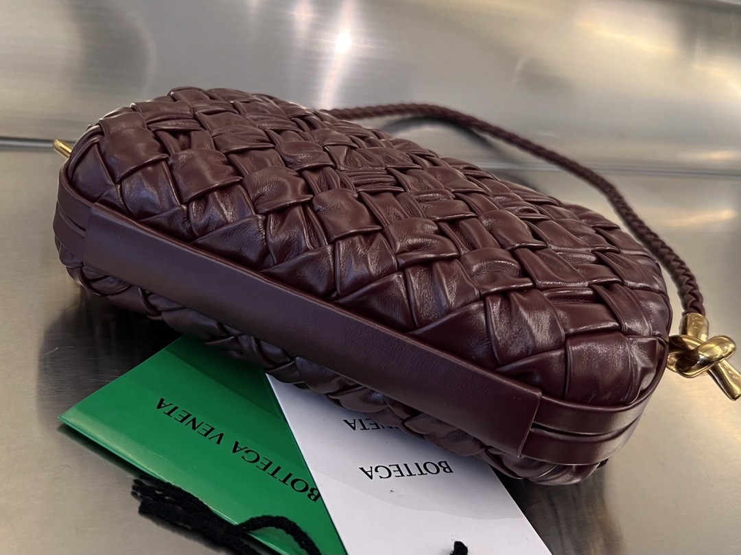 Сумка BOTTEGA VENETA Knot Minaudiere On Strap