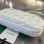Сумка BOTTEGA VENETA Knot Minaudiere On Strap