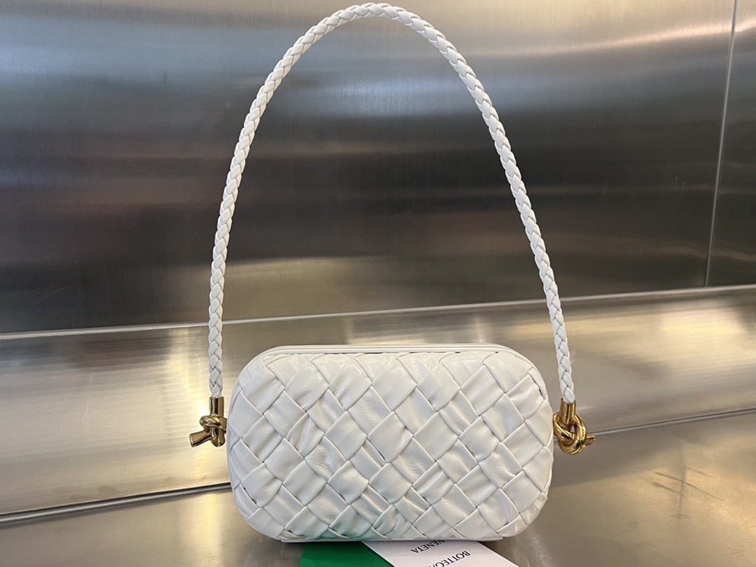 Сумка BOTTEGA VENETA Knot Minaudiere On Strap