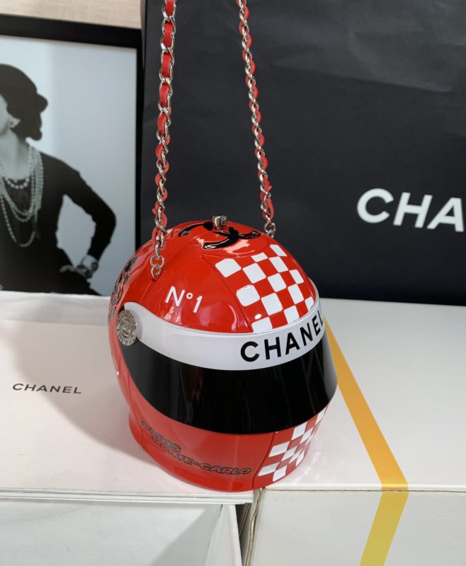 Клатч на цепочке CHANEL