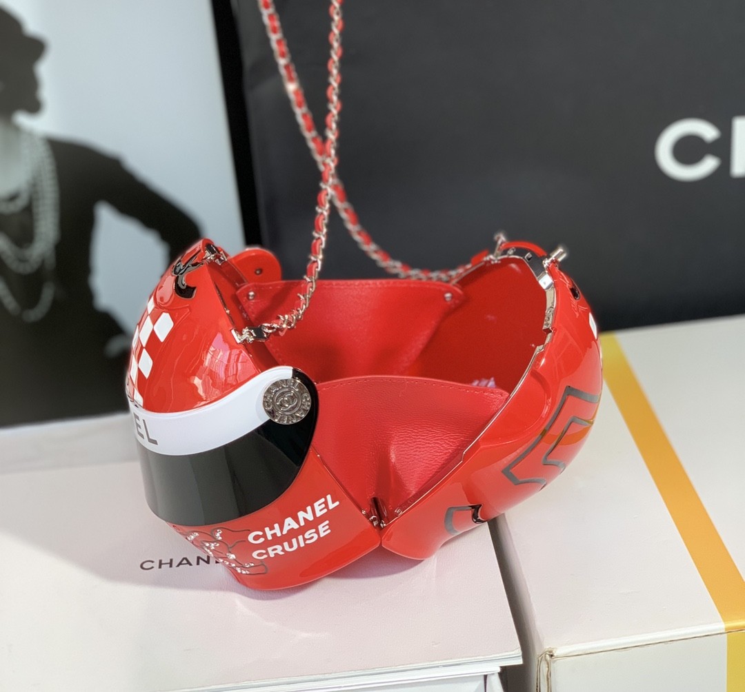 Клатч на цепочке CHANEL
