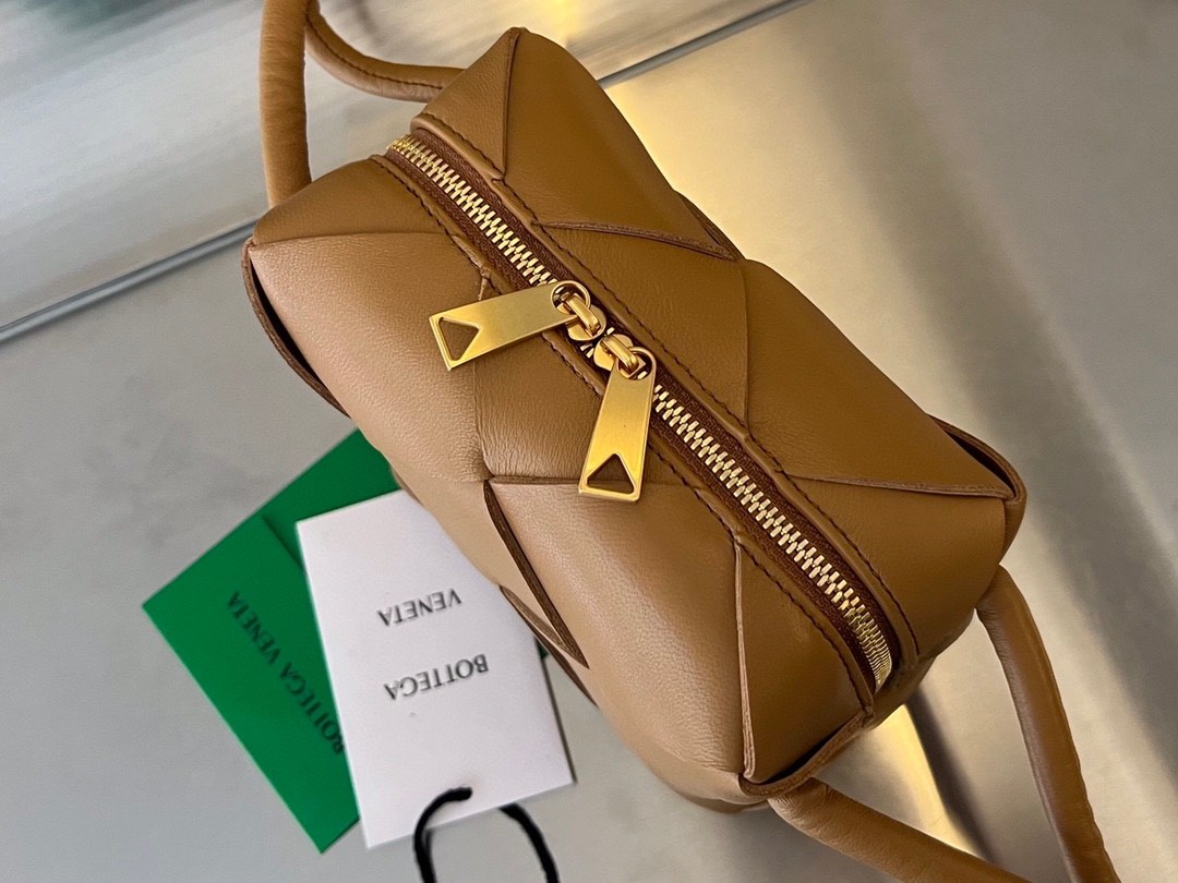 Bottega Veneta Mini Cassette Camera