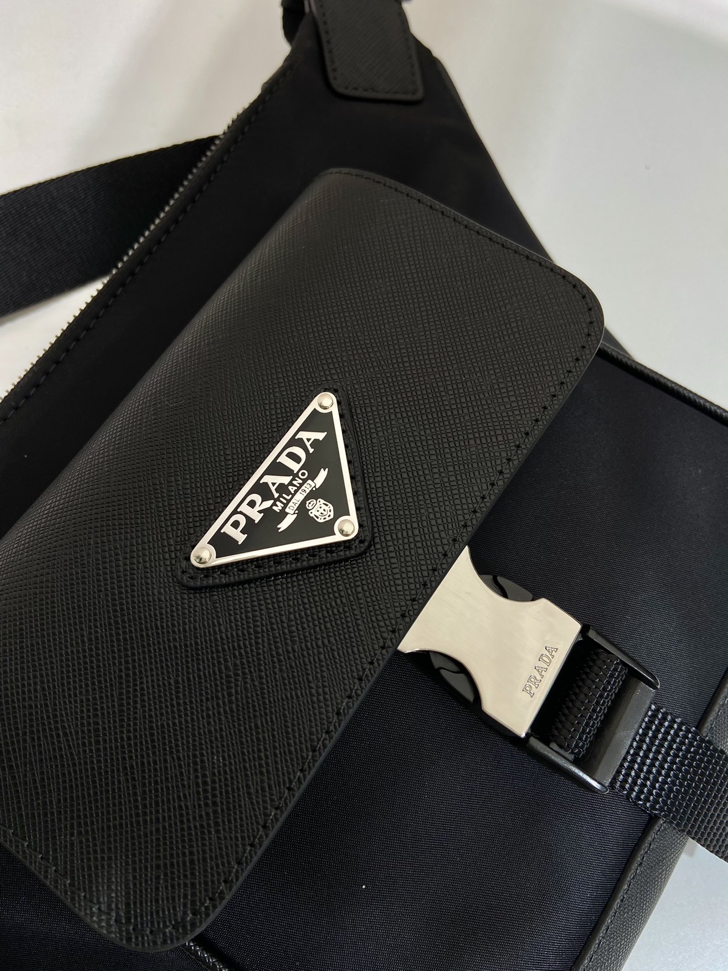 Сумка PRADA через плечо