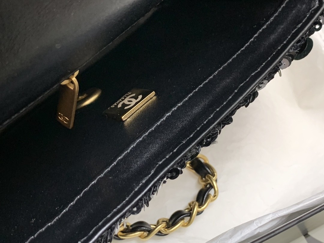 Сумка-конверт CHANEL