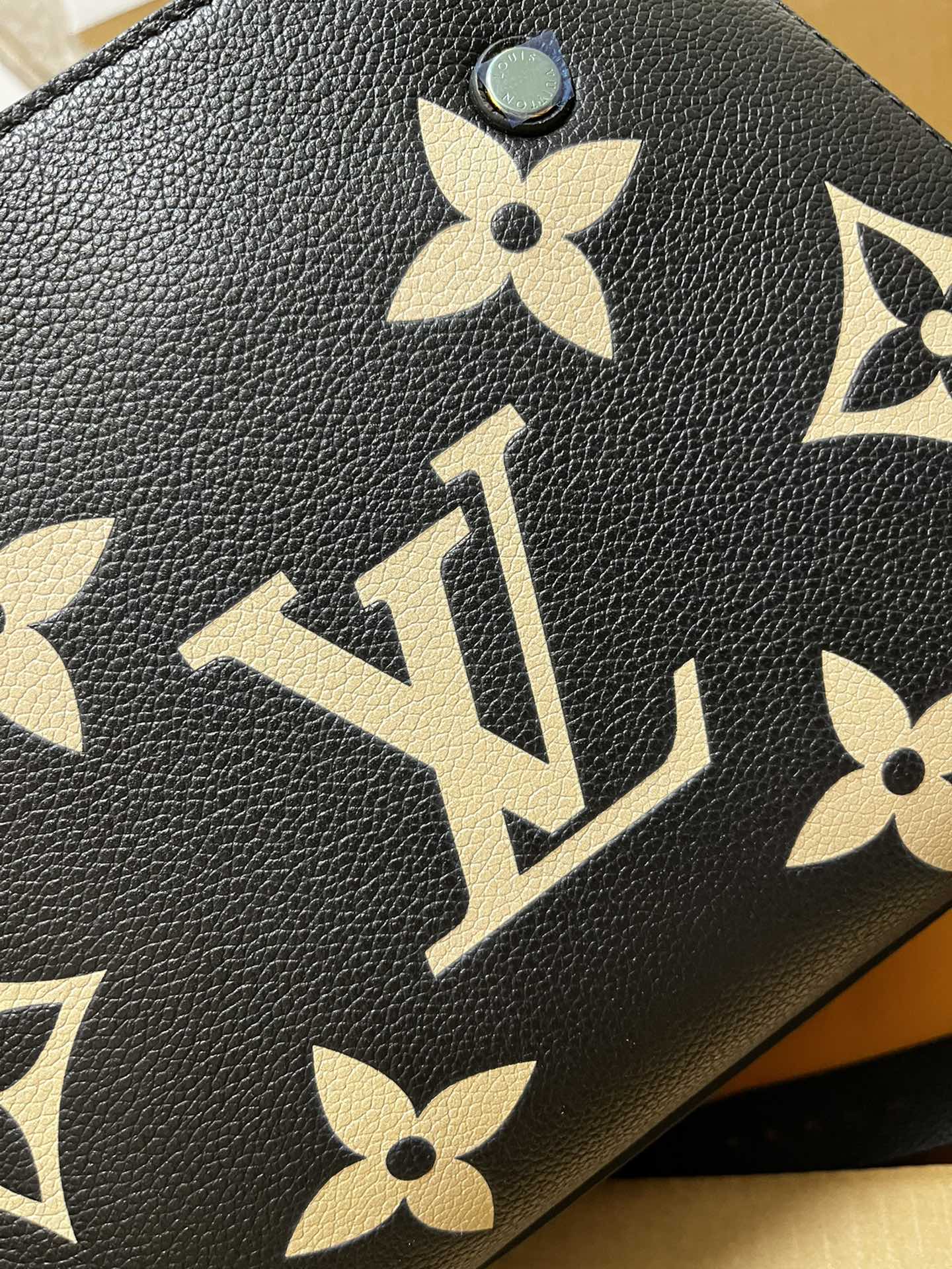 Louis Vuitton MONTAIGNE BB bag
