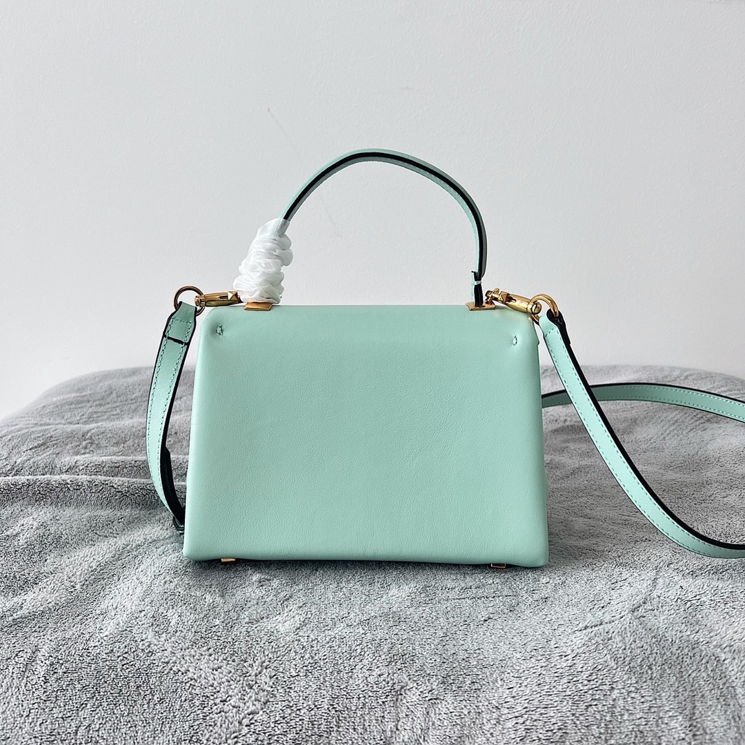 Сумка VALENTINO MINI ONE STUD