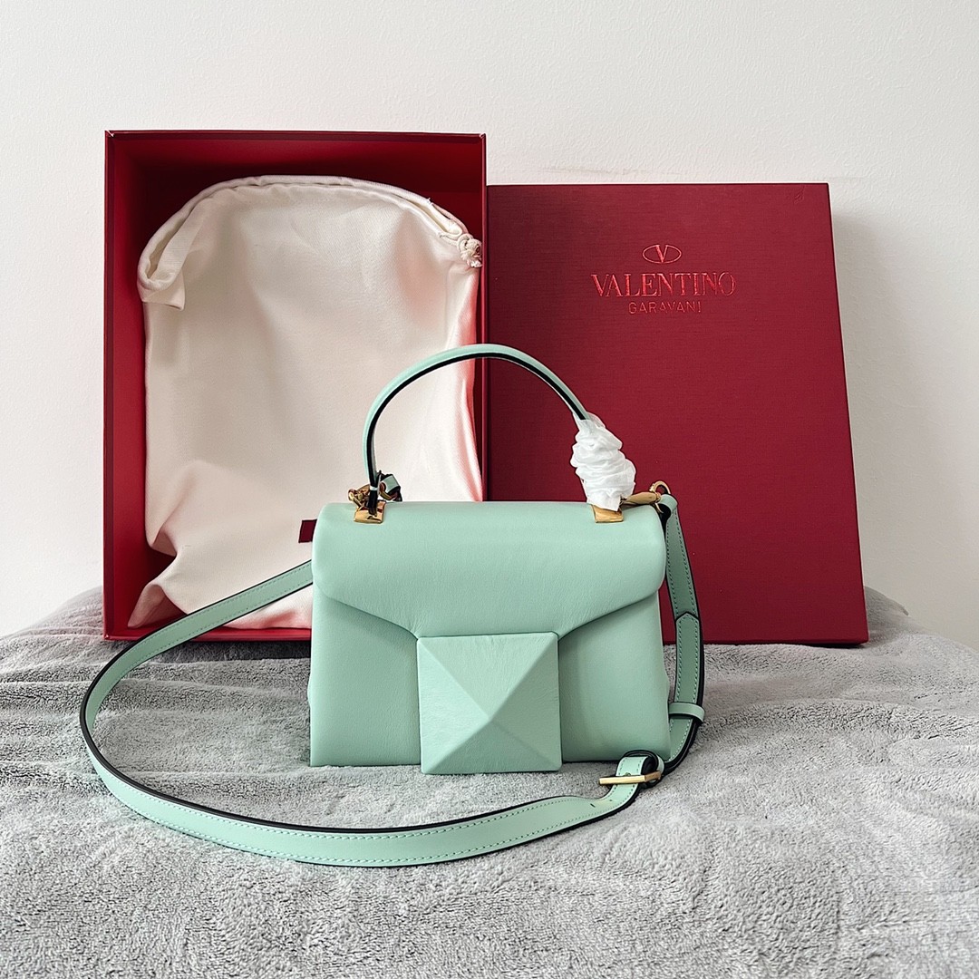Сумка VALENTINO MINI ONE STUD