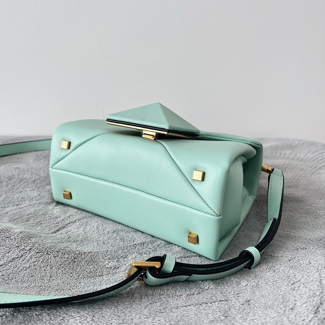 Сумка VALENTINO MINI ONE STUD