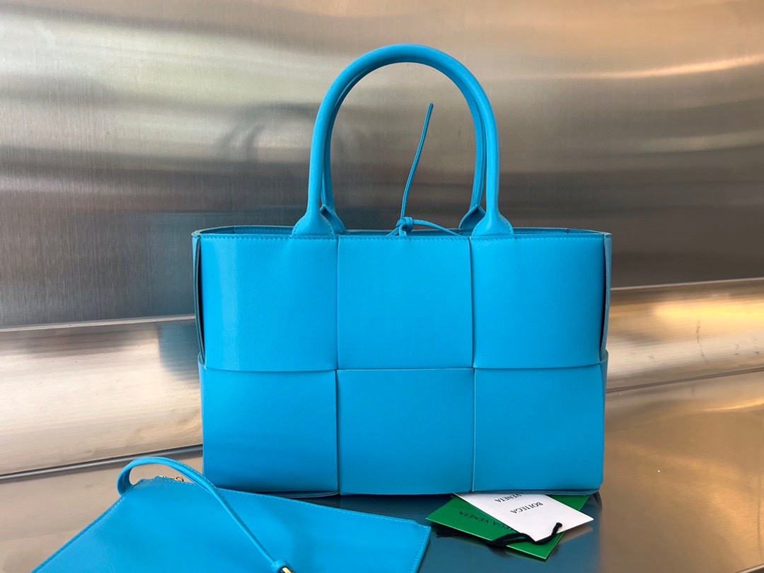 Сумка BOTTEGA VENETA Mini Arco Tote