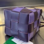 Сумка BOTTEGA VENETA Small Cassette Cross-Body Bucket