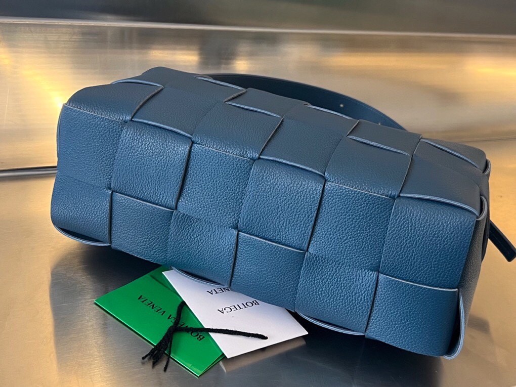 Сумка BOTTEGA VENETA Brick Cassette