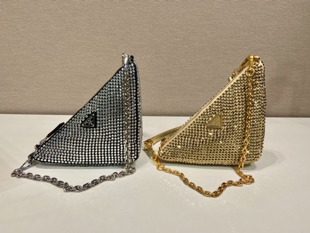Сумка PRADA Triangle с кристаллами